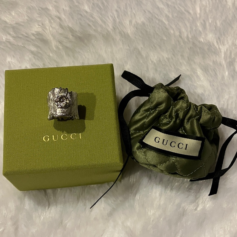 Gucci Silver Ring with Olive Pouch - Picture 5 of 7